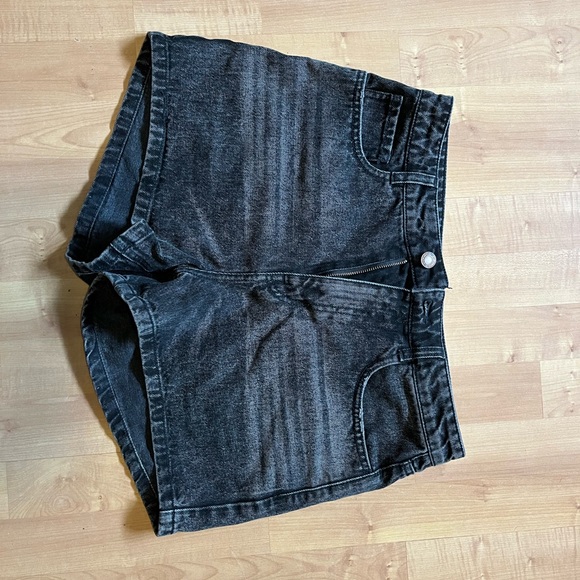 Frank and Oak Stevie Short in Black - Picture 3 of 6